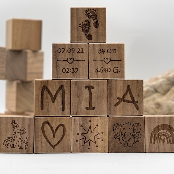 Cubi in legno premium personalizzati con incisione, legno massiccio di alta qualità, regalo per una nascita, mattoncini in noce, quercia e faggio