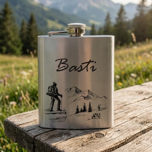 Gepersonaliseerde heupfles met wandelgravure – een ideaal cadeau voor wandelaars, bergliefhebbers en outdoorliefhebbers – roestvrij staal met de gewenste naam.