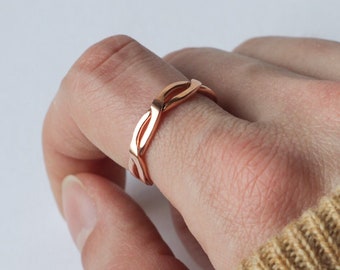 Anello intrecciato in rame regolabile, regalo di gioielli fatti a mano minimalista, guarigione dall'ansia da artrite, regali per donne uomini mamma, anelli semplici impilabili