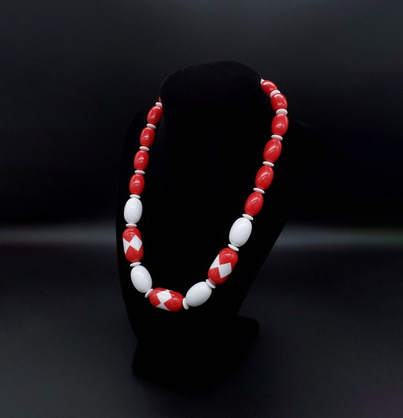 AVON 1987 Sunsations Necklace in Red and White