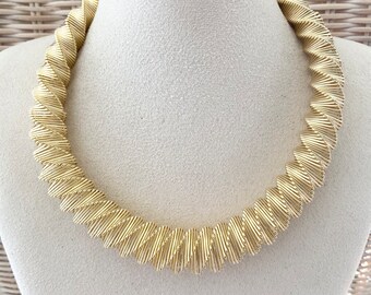 Statement damesketting blogger ketting mode-sieraden goudkleurige spiraal modeketen extravagantie karabijnsluiting
