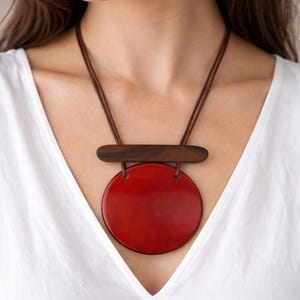 Collar llamativo para mujer, color óxido – concha de capiz en resina – cadena ajustable – bisutería – hecho a mano