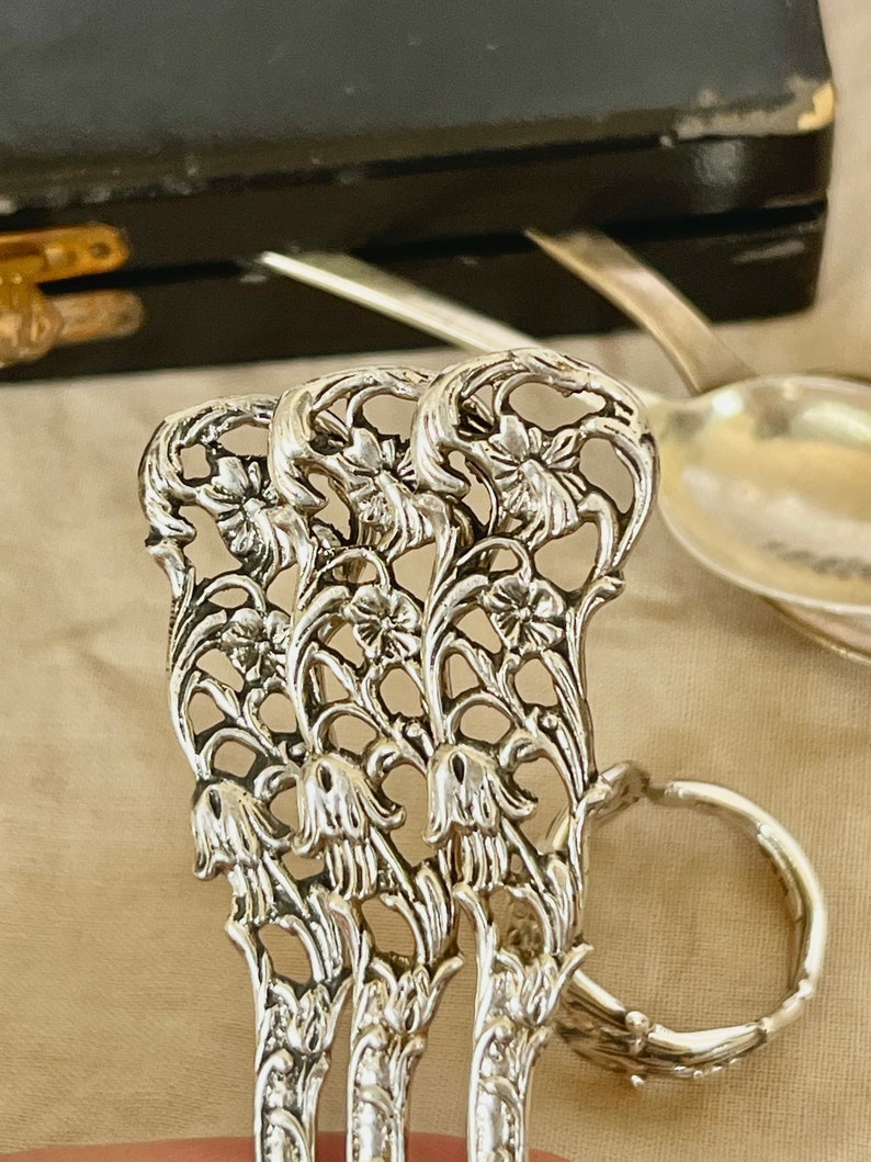 SNOET BLOMST Fantastisk smuk antik 3 tårnet 830 sølv bestik forvandlet til en unik yndig håndlavet blomster ring image 2