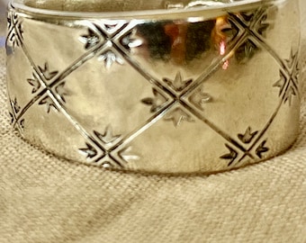 STJERNE - Fantastisk flot antik sølvtøj forvandlet til en meget sød og fin ring