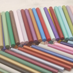 Wax Seal Sticks voor uitnodigingen 1 stick voor 7-8 zegels Zegellaksticks 52 kleuren beschikbaar afbeelding 3
