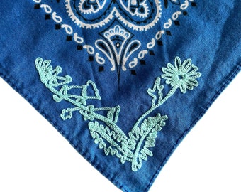 Mam Tor bandana vintage cousu à la chaîne avec des fleurs sauvages anglaises peak district