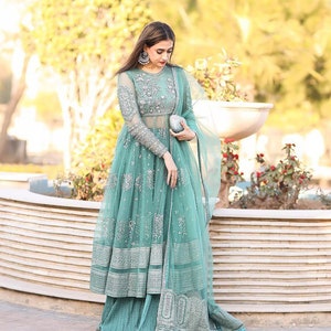 Party wear gown under 2000 new arrivals