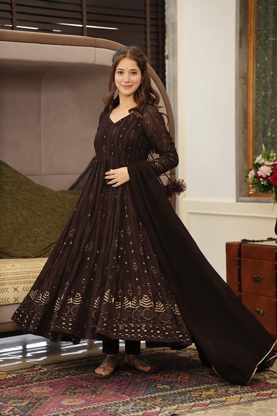 Black Color Trending Floor Length Salwar Suit Buy Now –, 52% OFF