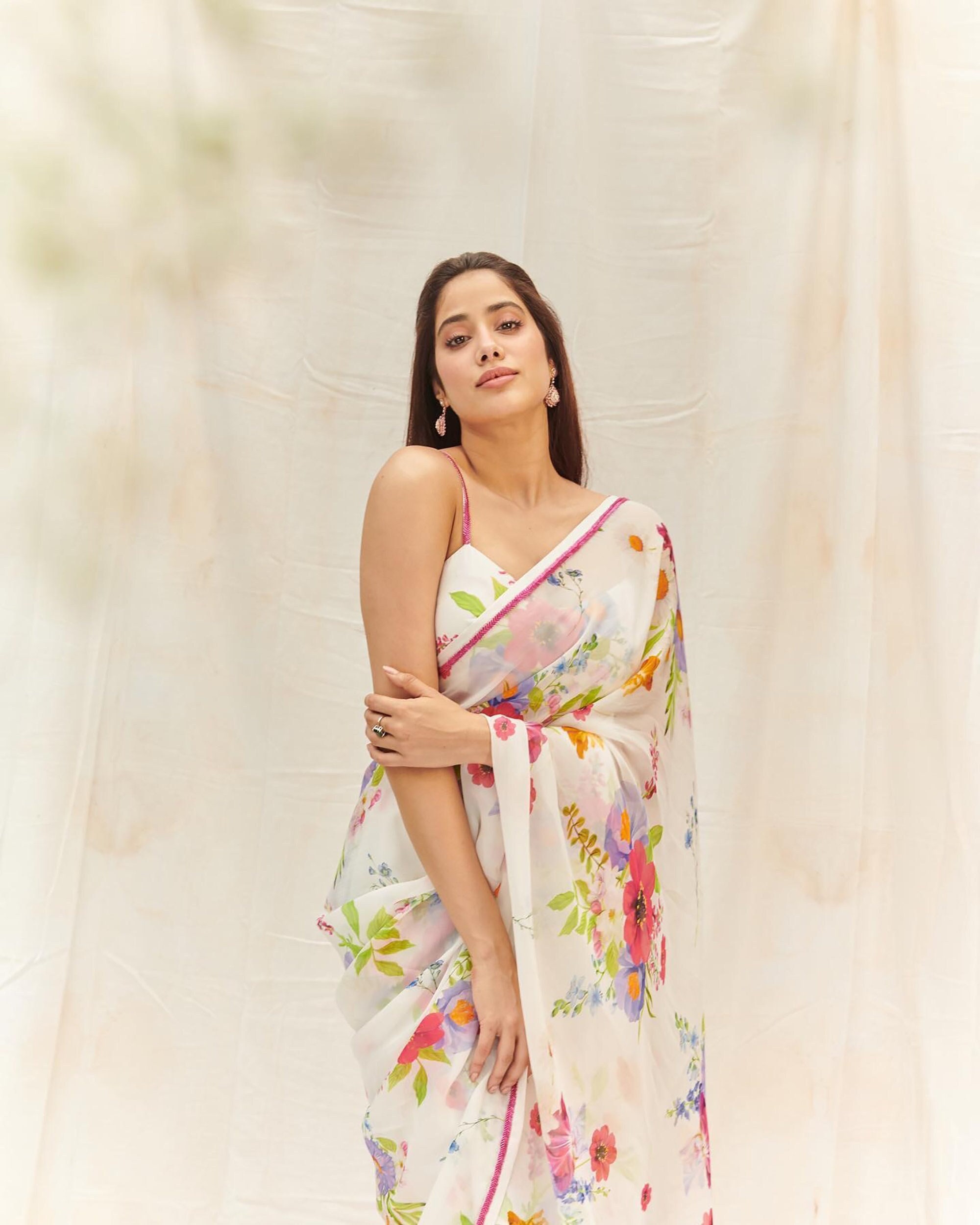 Flower Printed Ready to wear Chiffon Saree with Metal Belt 