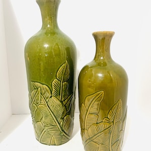Vintage Leaf Pottery Vase Set