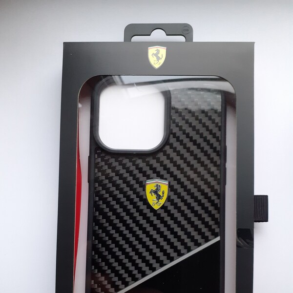 Ferrari iPhone 14 Pro Hard Case Rückseite Carbon Stripe Black