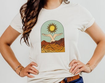 Holding The Sun Tshirt, Vintage Tee, Geschenkidee, Natur Shirt, Naturliebhaber, Boho,