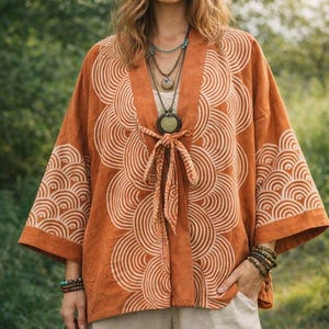 Handgemaakt Shibori Haori-jack – met yamwortel geverfde katoenen jas met golfpatroon| Lenteoutfit