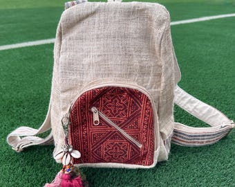 Henneprugzak met rood Hmong-borduursel: milieuvriendelijke boho-rugzak