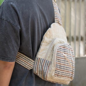 Mini Hanf Sling Bag | Handmade Crossbody Kleiner Rucksack | Umweltfreundliche ethnische Muster-Reisetasche | Hmong Stickerei Schultertasche | Einzigartige Tasche