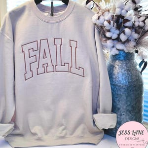 Sudadera bordada de otoño, jersey de cuello redondo de otoño, suéter de felpa acogedor, camiseta de campo de calabazas, idea de regalo de ropa de mujer, prendas casuales para superponer. imagen 1