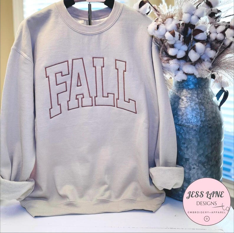 Sudadera bordada de otoño, jersey de cuello redondo de otoño, suéter de felpa acogedor, camiseta de campo de calabazas, idea de regalo de ropa de mujer, prendas casuales para superponer. imagen 1