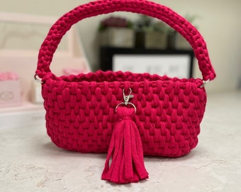 Die kleine Dame in Hot Pink