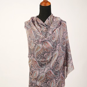 Paisley and floral patterns 70 Pashmina and 30 Silk Combine shawl 