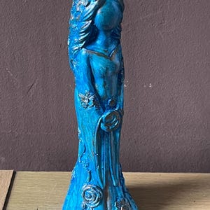 Estatua de diosa - Adorno hecho a mano / Decoración rústica / Envío gratuito al Reino Unido, regalo único para el hogar imagen 4