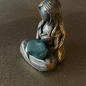 Warrior Goddess Mini Altar Statue – Handcrafted Feminine Strength Figurine (7cm) Bloodstone image 4