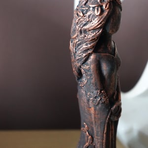 Estatua de diosa - Adorno hecho a mano / Decoración rústica / Envío gratuito al Reino Unido, regalo único para el hogar imagen 8