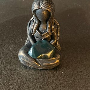 Warrior Goddess Mini Altar Statue – Handcrafted Feminine Strength Figurine (7cm) Bloodstone image 3