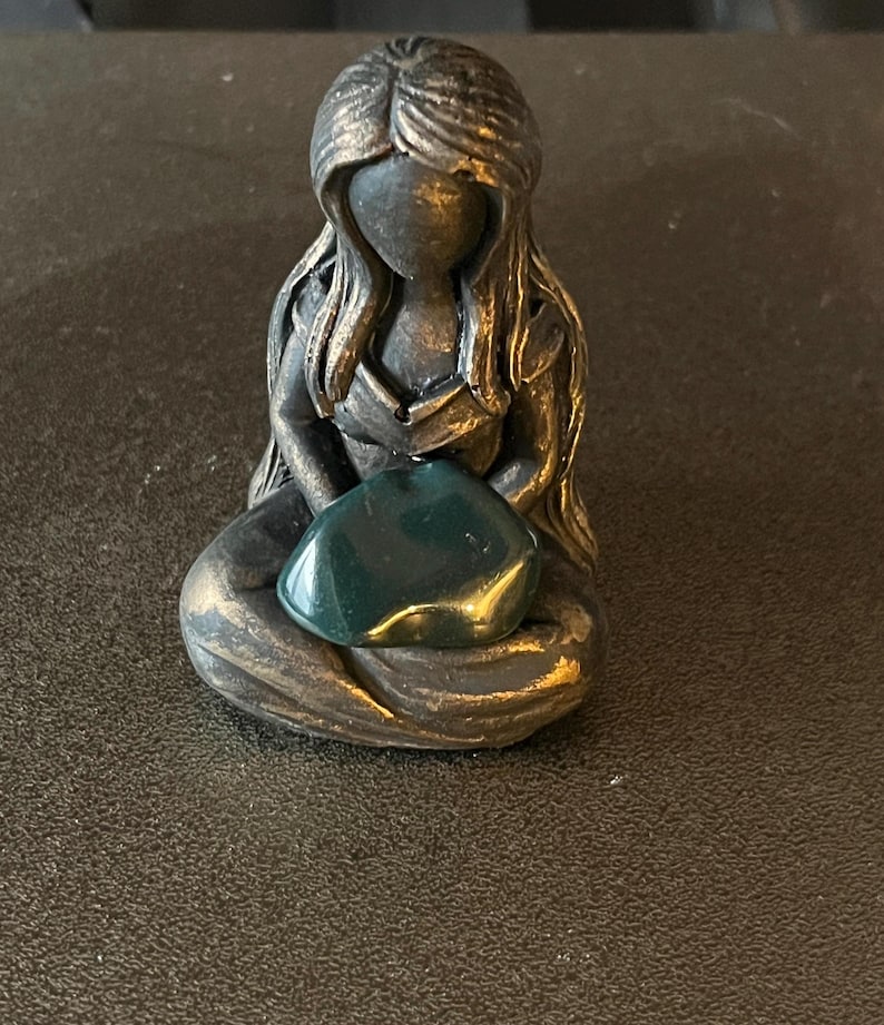 Warrior Goddess Mini Altar Statue – Handcrafted Feminine Strength Figurine (7cm) Bloodstone image 3
