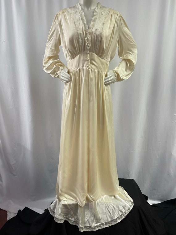 1940s NWT Blossom Lingerie Satin Negligee Gown - M/L – Dethrose