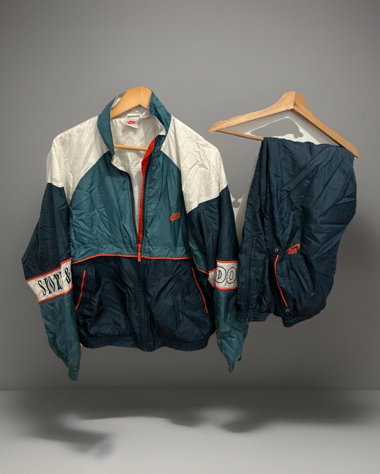 Vintage Nike Trainingsanzug Jacke Nike Windbreaker Nike - Main Image