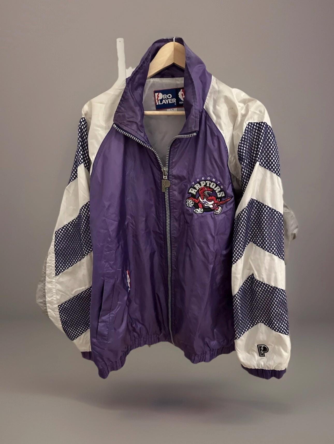 ジャケット・アウター 90s Raptors nylon jacket 90s Raptors nylon jacket - メルカリ