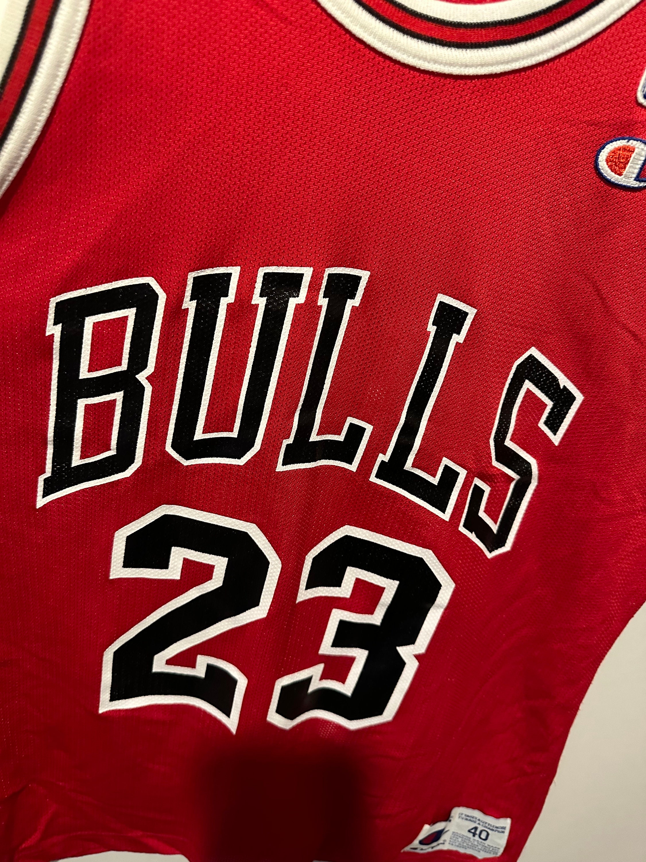 Champion Jersey Chicago Bulls Size M NBA Michael Jordan 23 Retro