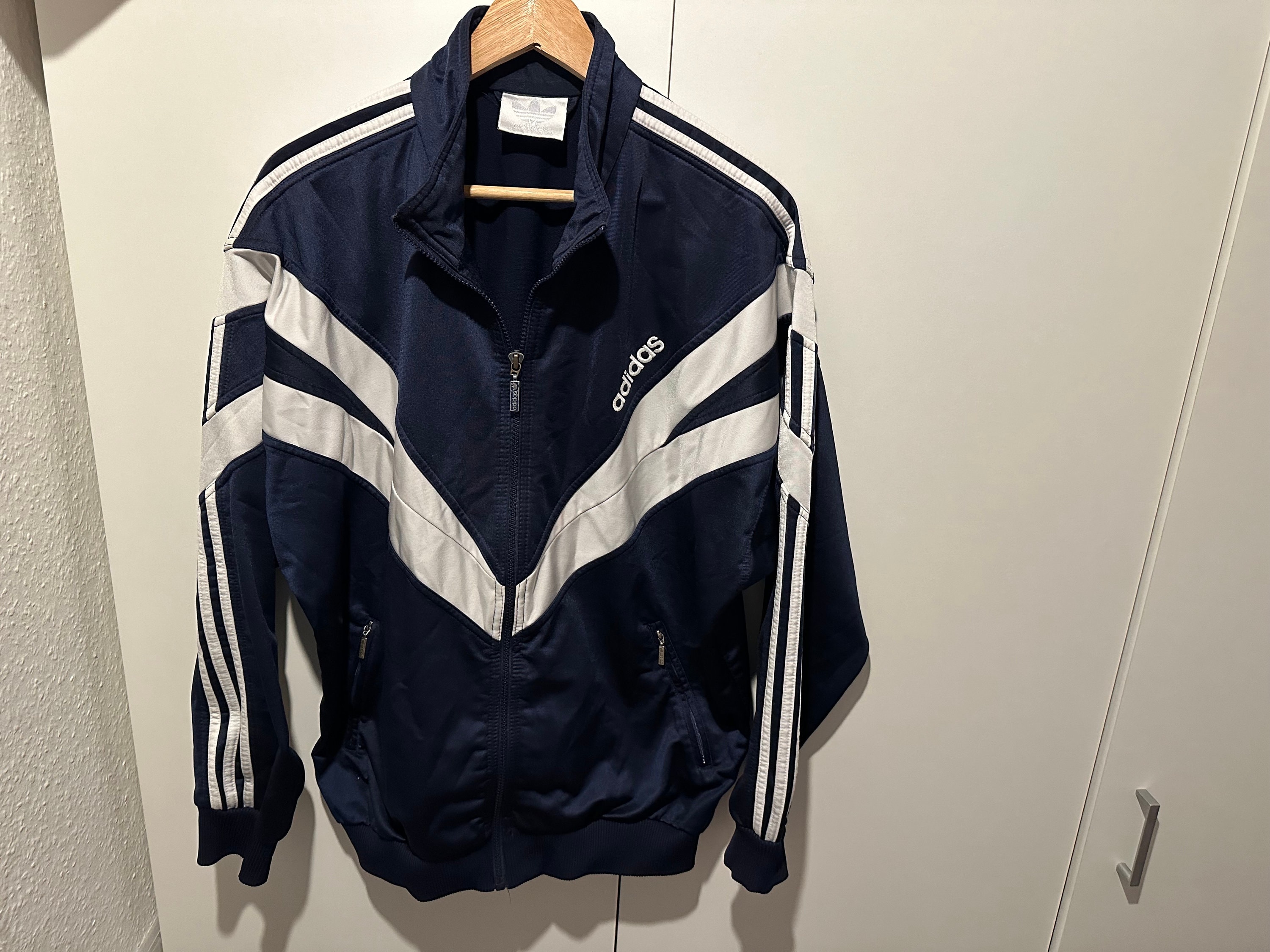 Adidas Windbreaker Jacket Size M-L Retro Vintage Track Adidas Windbreaker Jacket Size M-L Retro Vintage Track