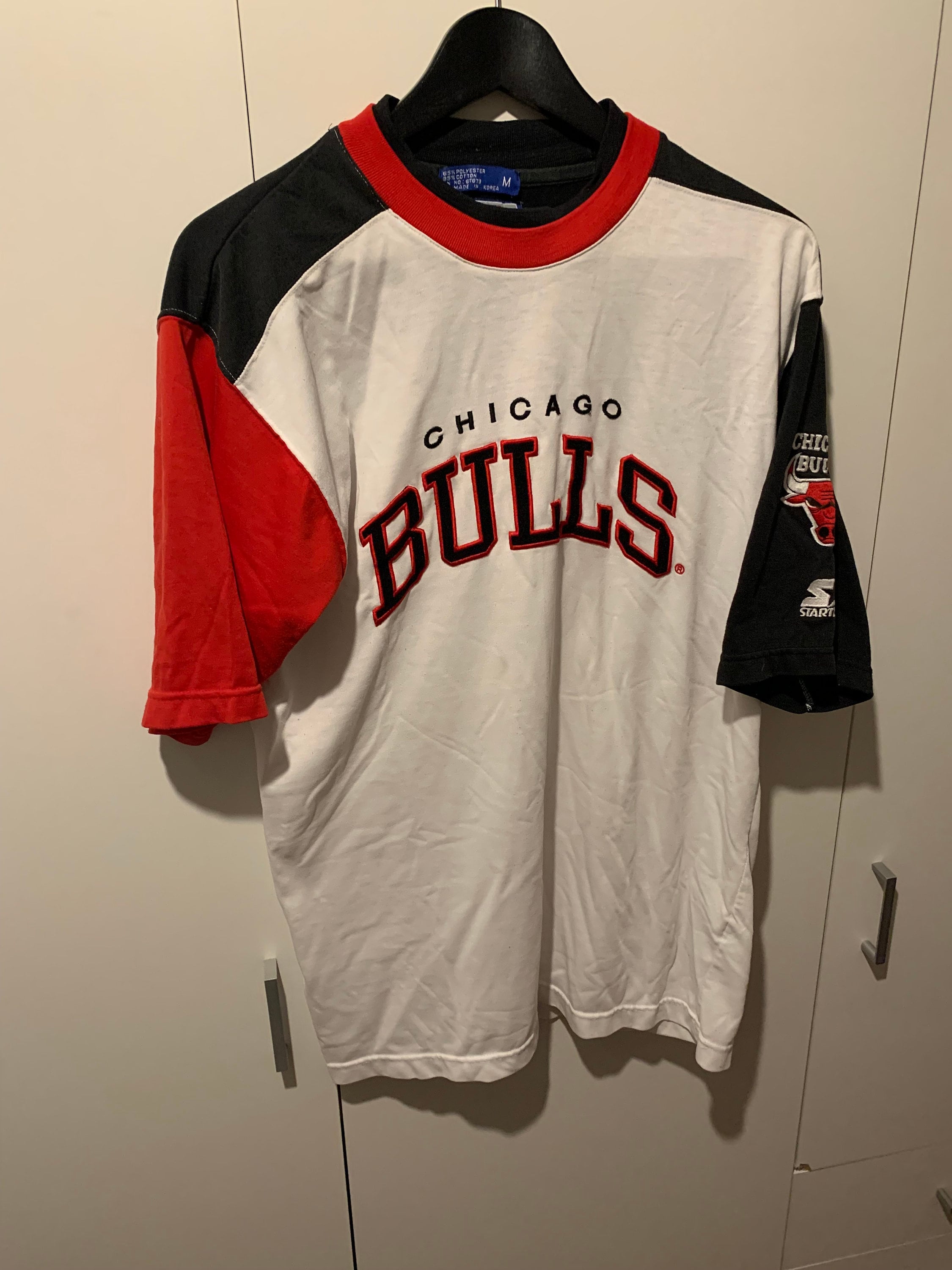 Starter Chicago Bulls NBA シャツ Mサイズ Starter Jersey Shirt Chicago Bulls Size M NBA Retro Vintage Bulls