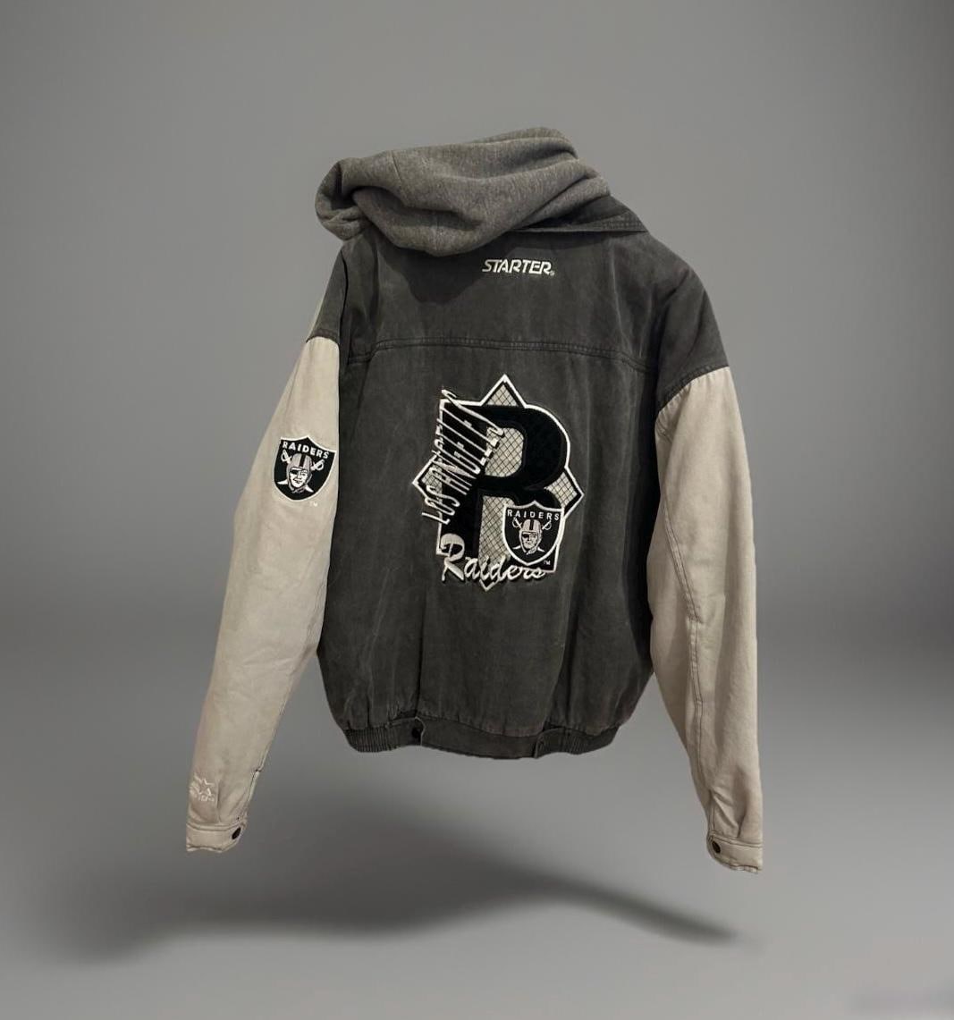 Starter Jacket Los Angeles Raiders Size L-XL NFL Vintage Retro
