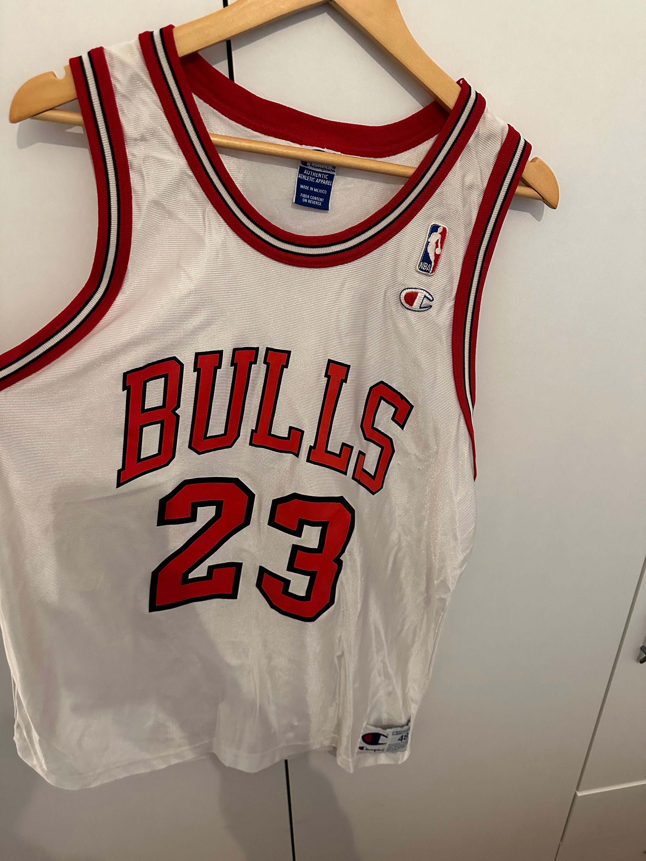 Champion Bulls Jordan 23 ユニフォーム サイズ44 Michael Jordan Men's 44 Chicago Bulls Champion NBA Jersey
