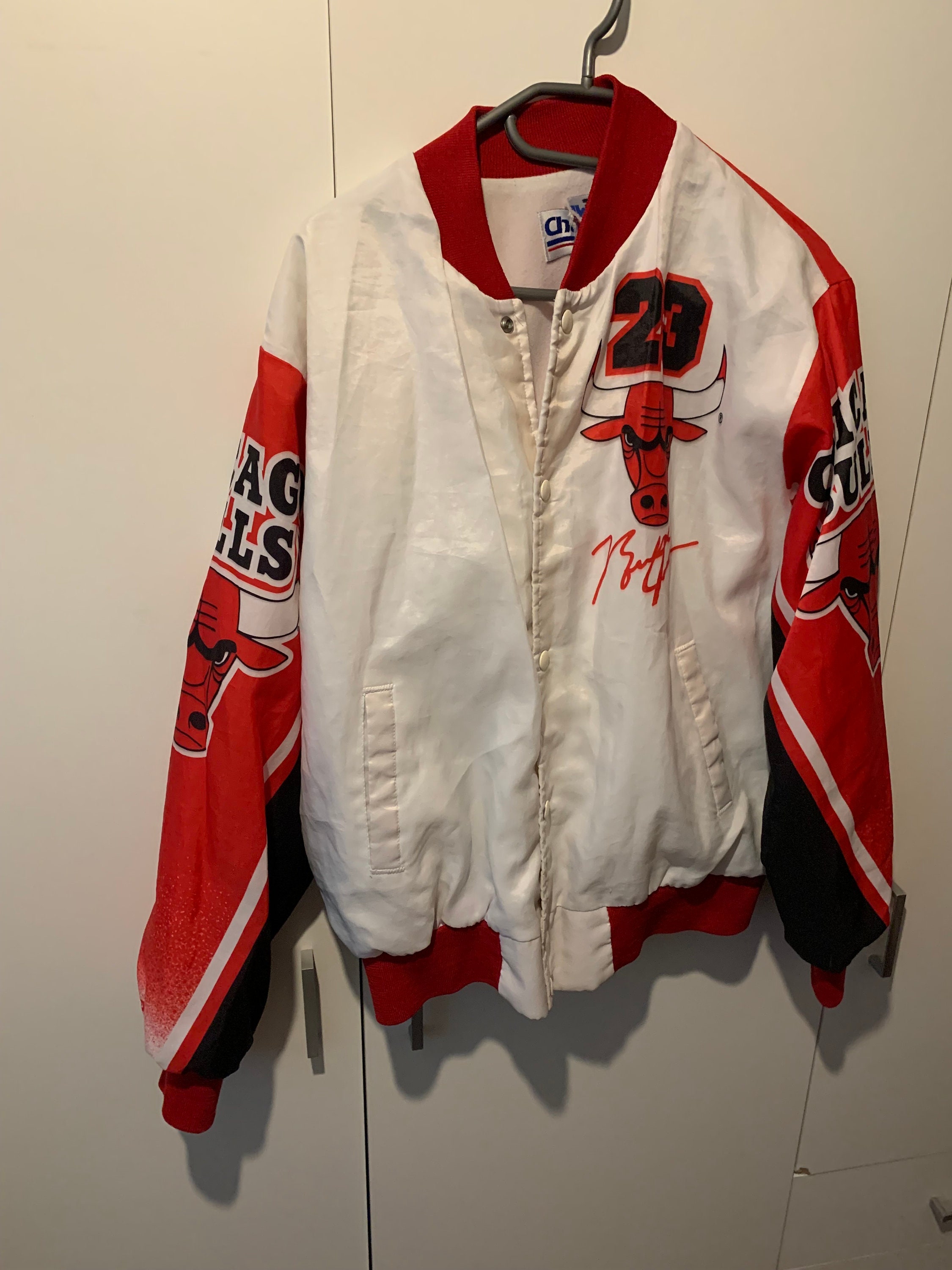 90s Chalk Line Chicago Bulls NBA Hot Hoops satin jacket size XL