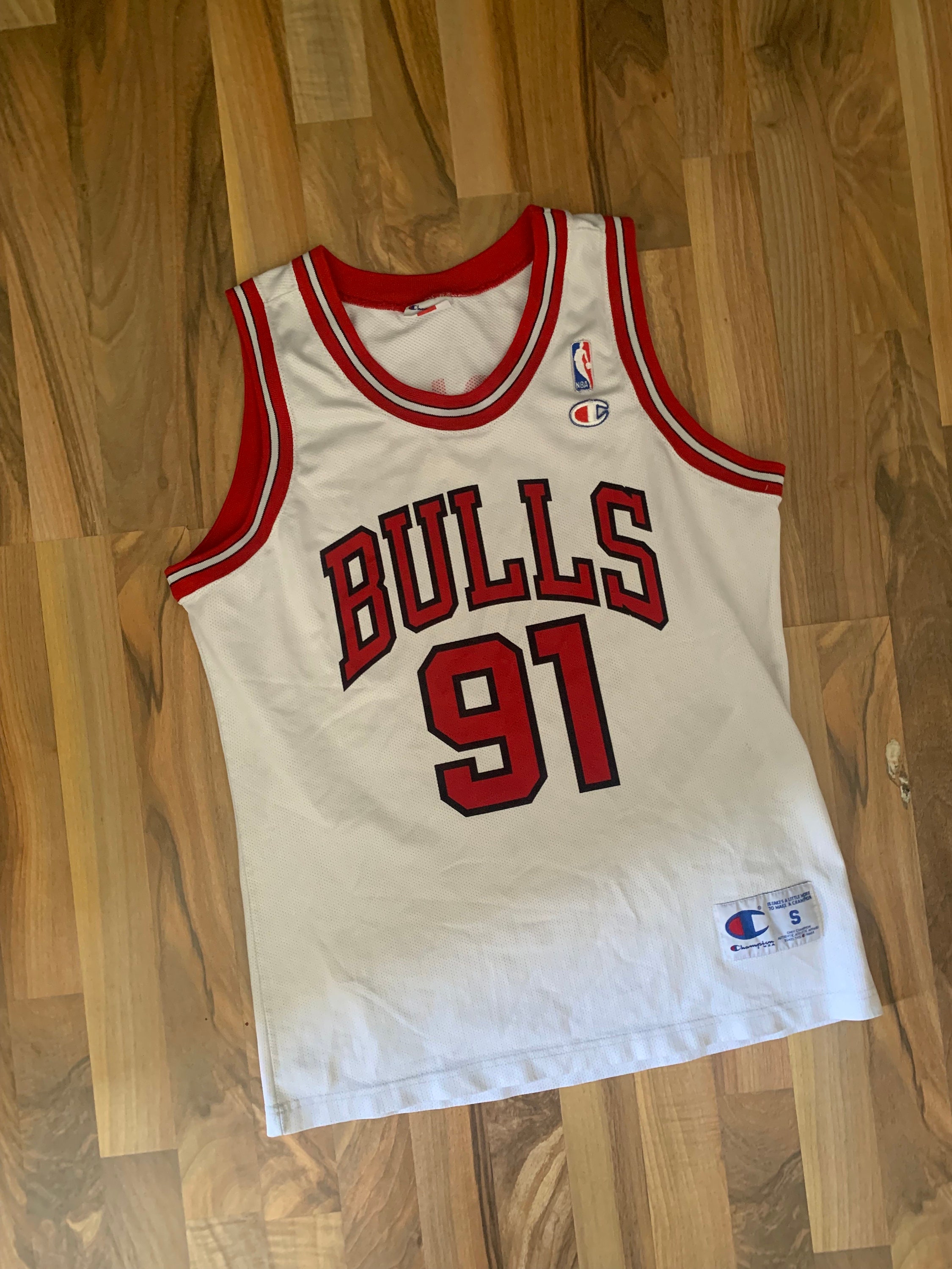 Champion Jersey Chicago Bulls Size S-M NBA Dennis Rodman 91 Champion Jersey Chicago Bulls Size S-M NBA Dennis Rodman 91