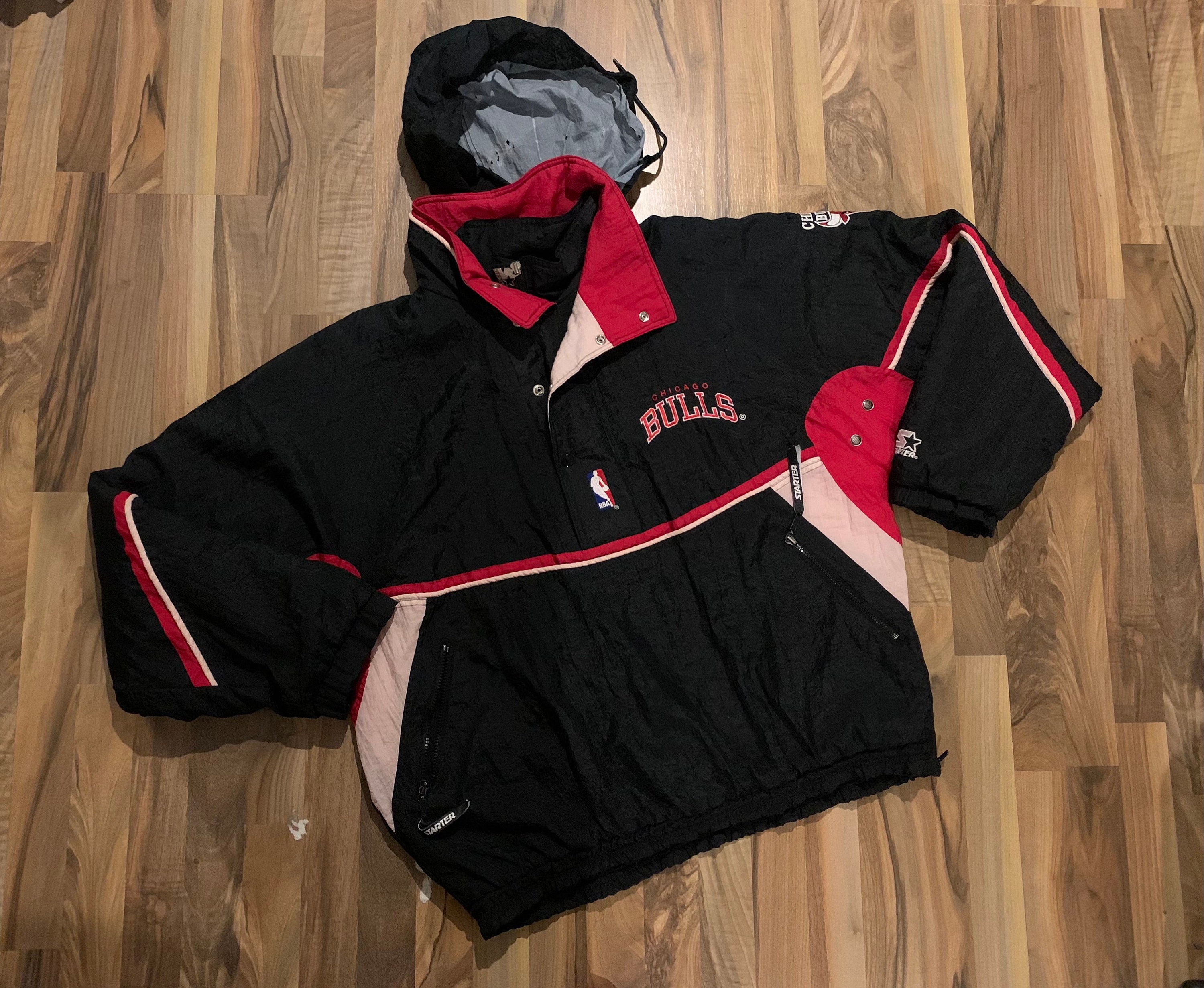 0575 Starter Vintage 90s Charlotte Hornets Basketball Coach Jacket