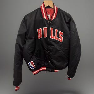 Starter Jacket Chicago Bulls Size M-L NBA Retro Vintage Bulls JACKET 23 Jordan 90s