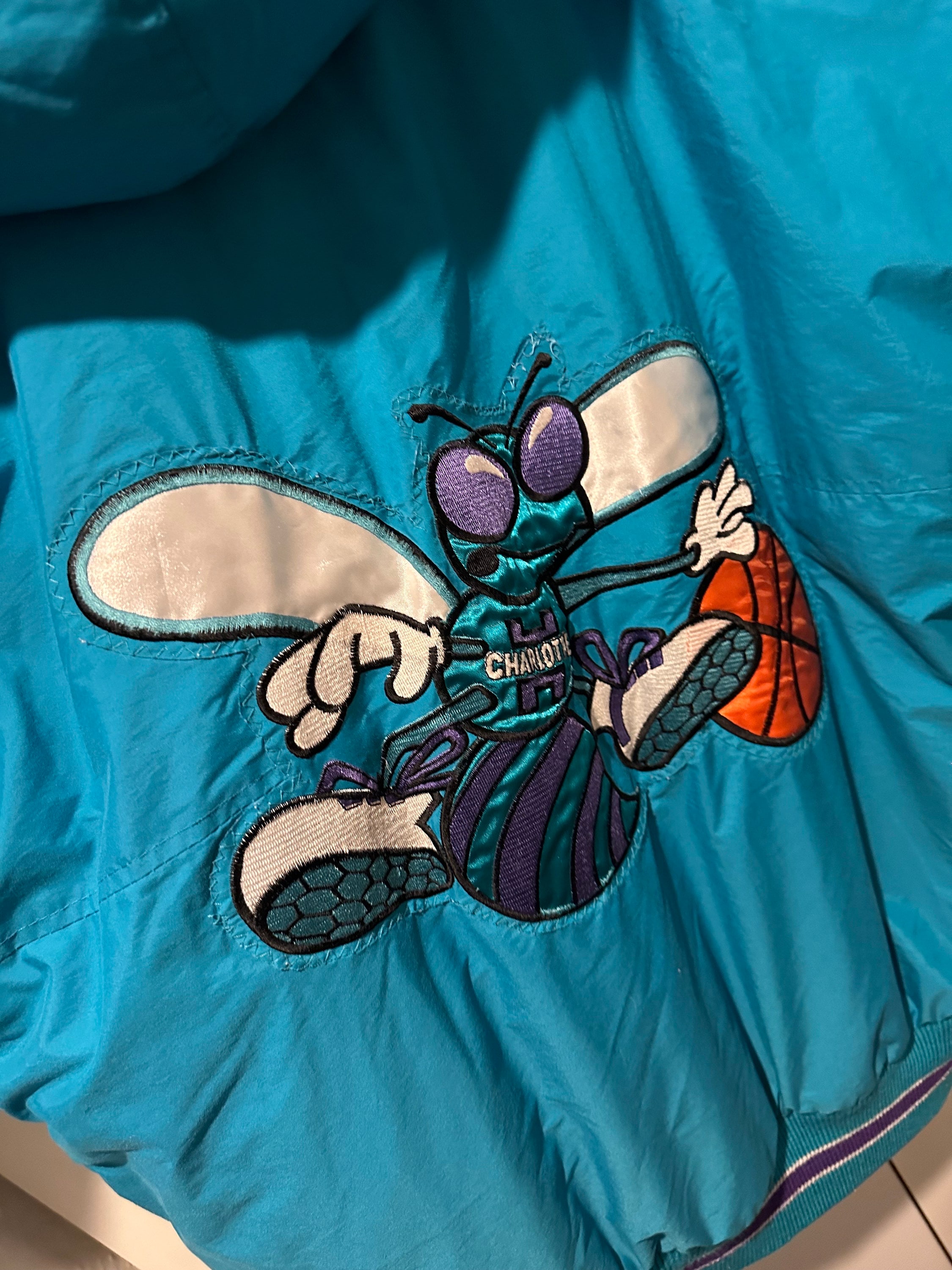 VINTAGE APEX ONE CHARLOTTE HORNETS LIGHTWEIGHT FULL ZIPP