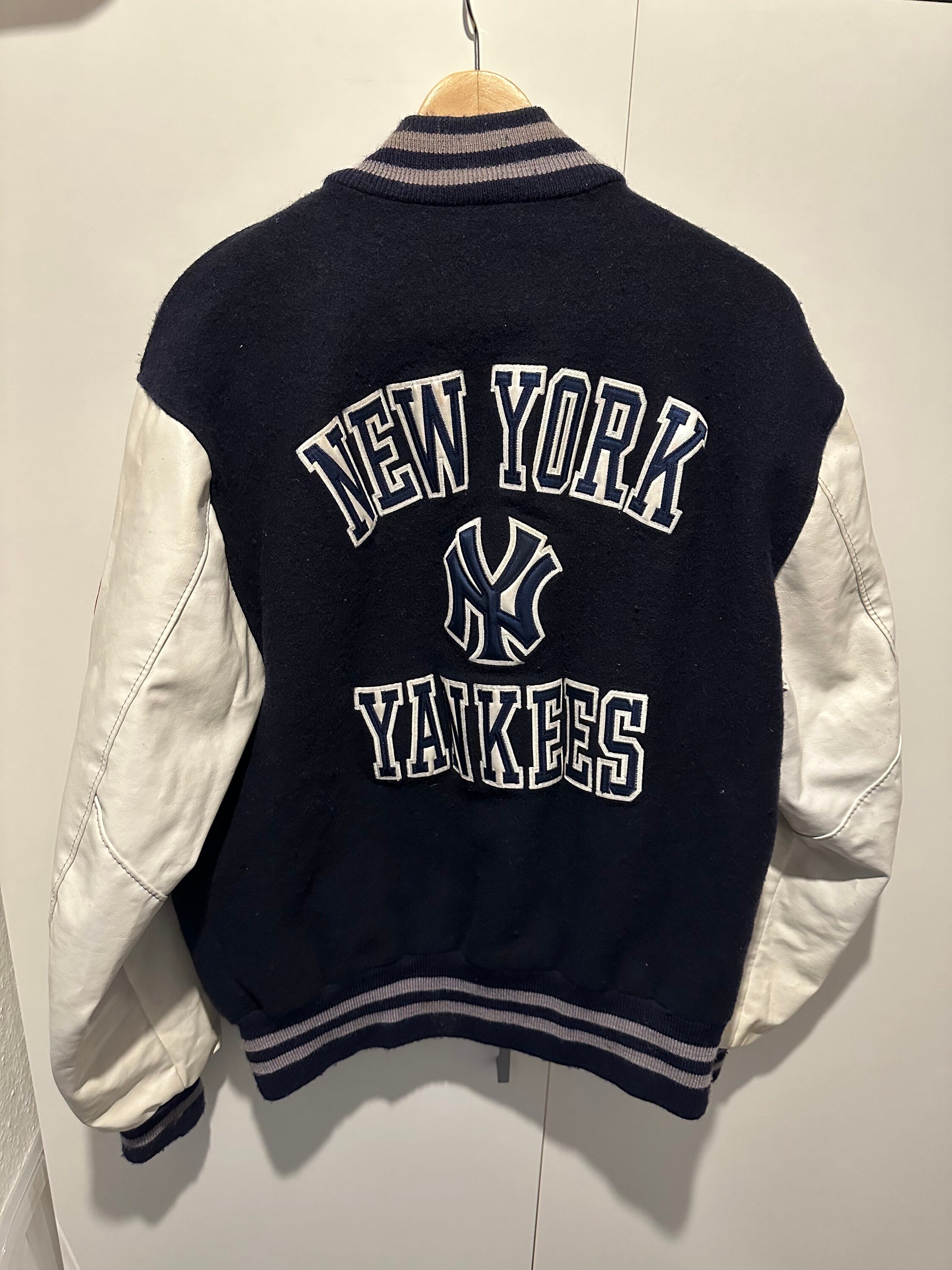 DeLONG ニューヨーク・ヤンキース スタジャン 90s DeLONG/NEW YORK YANKEES ヤンキース スタジャン（Delong