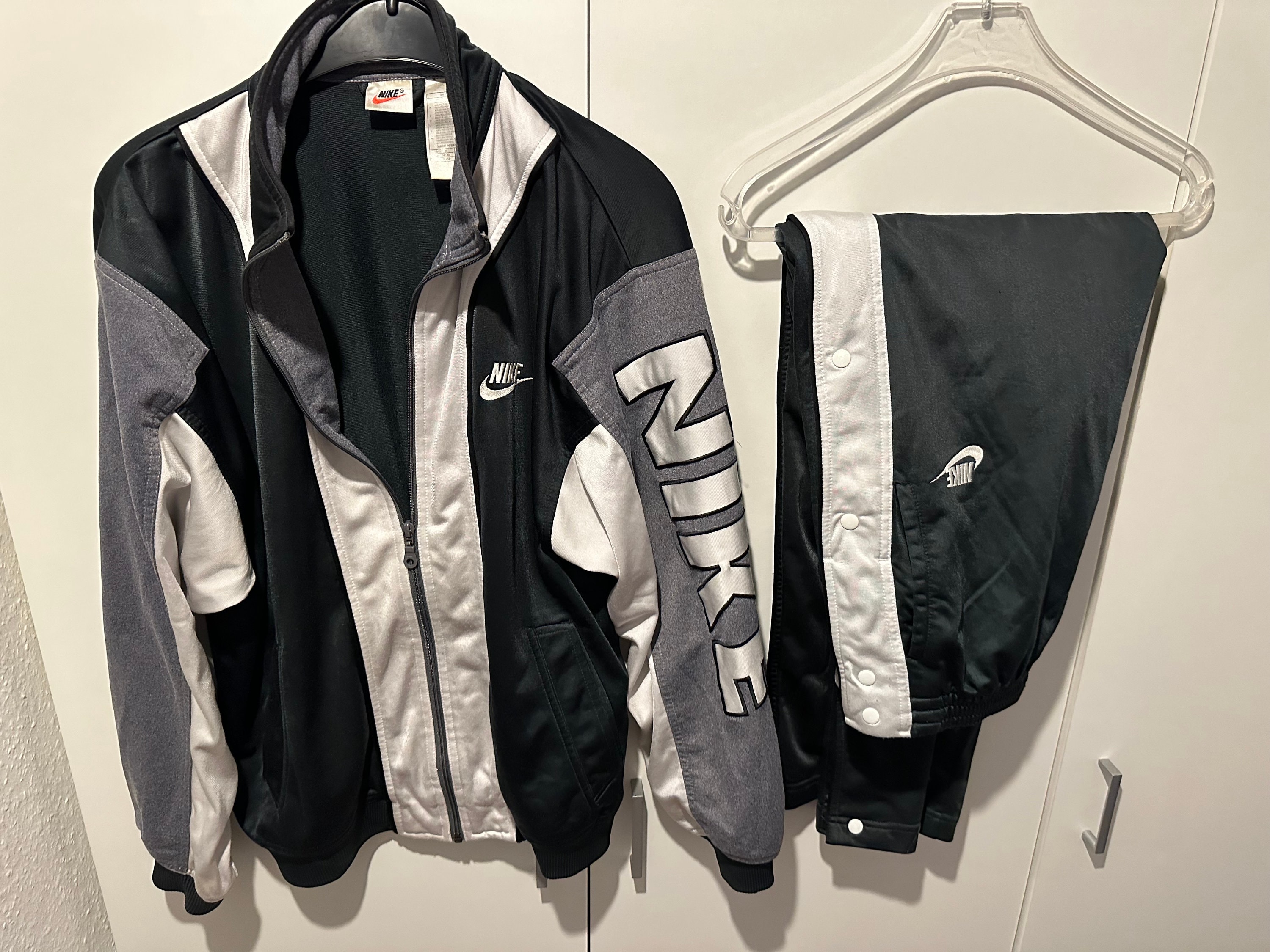 Nike Air Tracksuit Jogging Suit Size M Retro Vintage Nike Nike Air Tracksuit Jogging Suit Size M Retro Vintage Nike