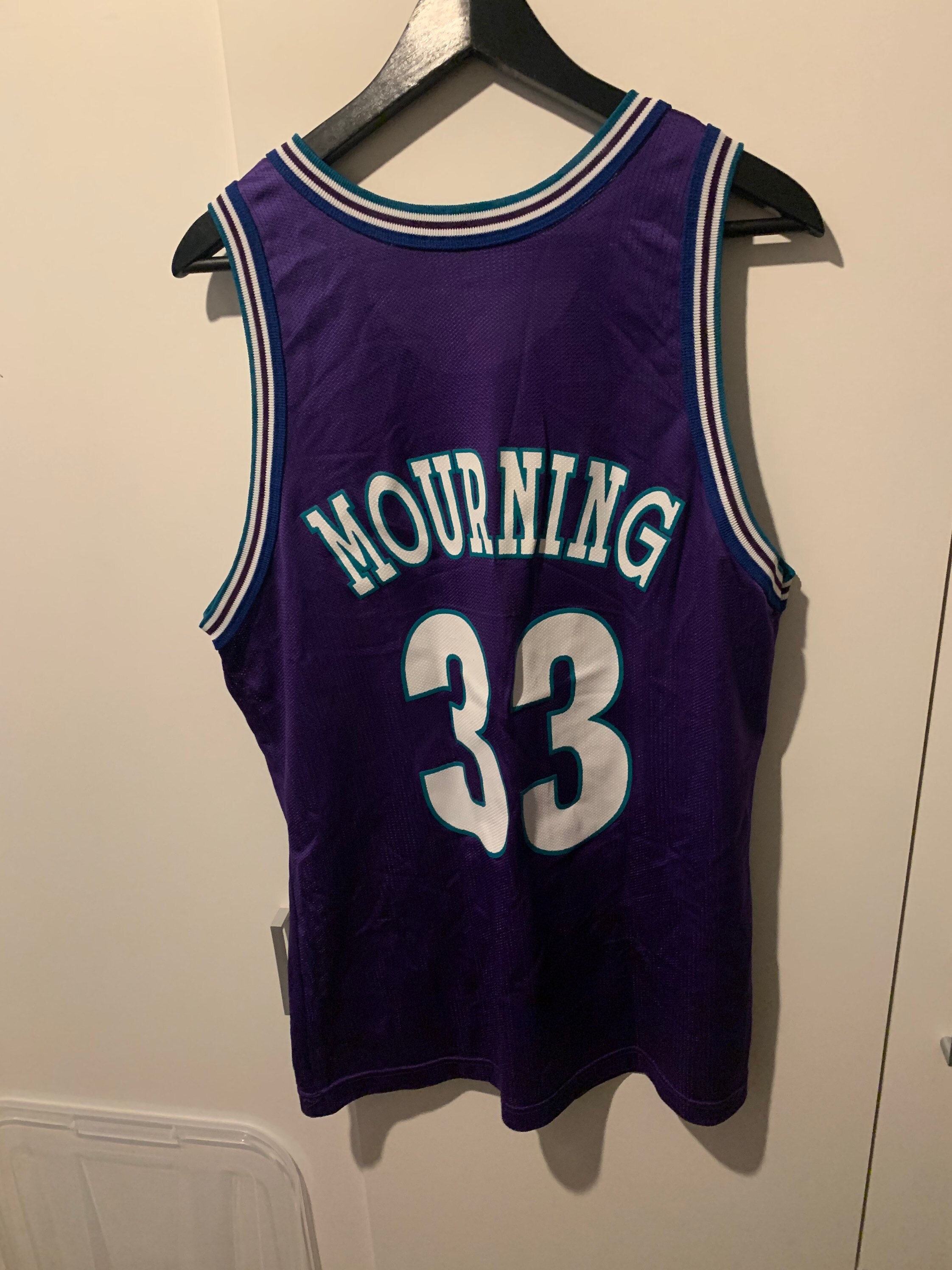 Champion Jersey Charlotte Hornets Size L 44 NBA Vintage Mourning