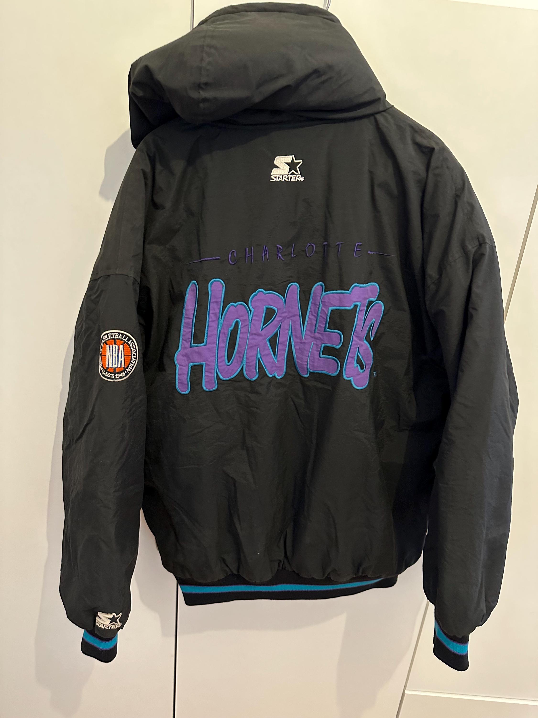 90s韓国製Charlotte Hornetsシャーロットホーネッツ ジャケット 90年代 スターター NBA シャーロット・ホーネッツ ビッグデザイン 中綿