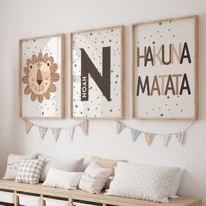 Set di 3 stampe murali "Hakuna Matata" di animali della giungla / nome personalizzato / stampa iniziale / Boho, Safari, Animali, Leone / Bambini dell'asilo nido stampabili