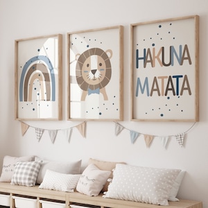 Boho 3er Set Dschungeltier 'Hakuna Matata' Wand Kunst Druck für Kinderzimmer | Safari, Regenbogen, Löwe| Kinderzimmer Kind Kids| Blaue Kinderkunst