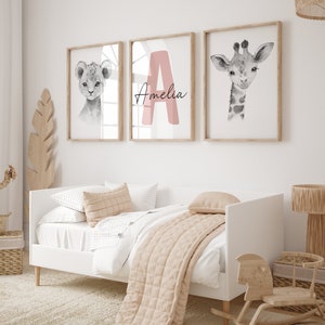 Conjunto de 3 Jungle Animal Nursery Decor Wall Art Print/ Nombre personalizado/ Safari Nursery Decor/ León, Elefante, Jirafa/ Niños Niños Imprimibles imagen 2