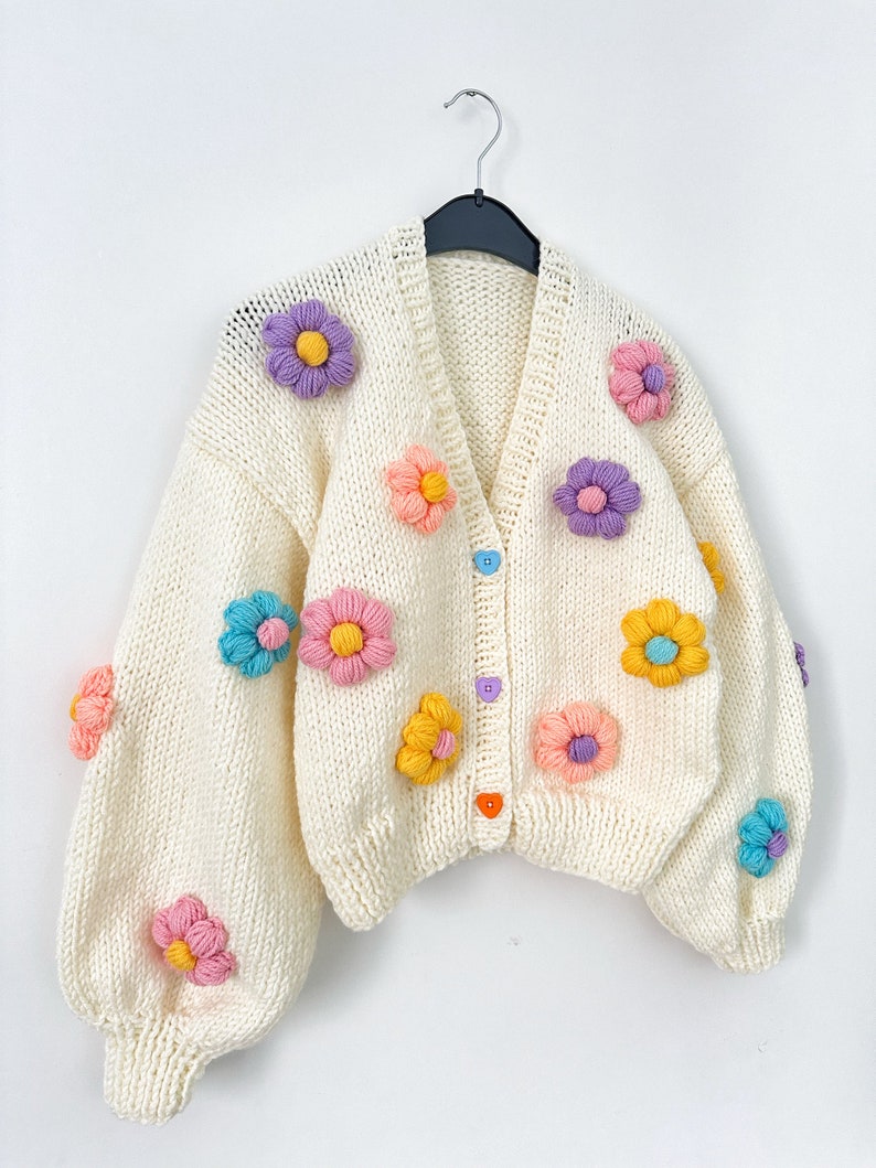 Gänseblümchen grobstrick Pullover Handgemachte Strickjacke für Frauen Daisy Strickjacke Übergroße Daisy Strickjacke Weihnachtliches einzigartiges Geschenk für Mama Bild 4