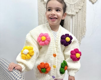 Cardigan Daisy Kids, Cardigan Daisy, Cardigan tricoté, Produits pour bébés, Pull pour enfants, Pull tricoté, Pull chunky, Vêtements scolaires pour enfants, Robe quotidienne